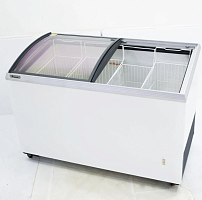 Ларь морозильный Caravell 40699 гнутое стекло